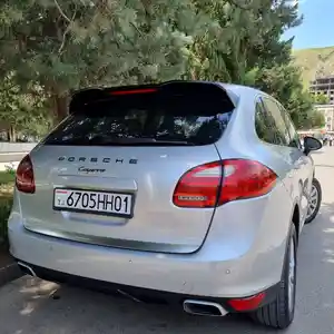 Porsche Cayenne, 2011