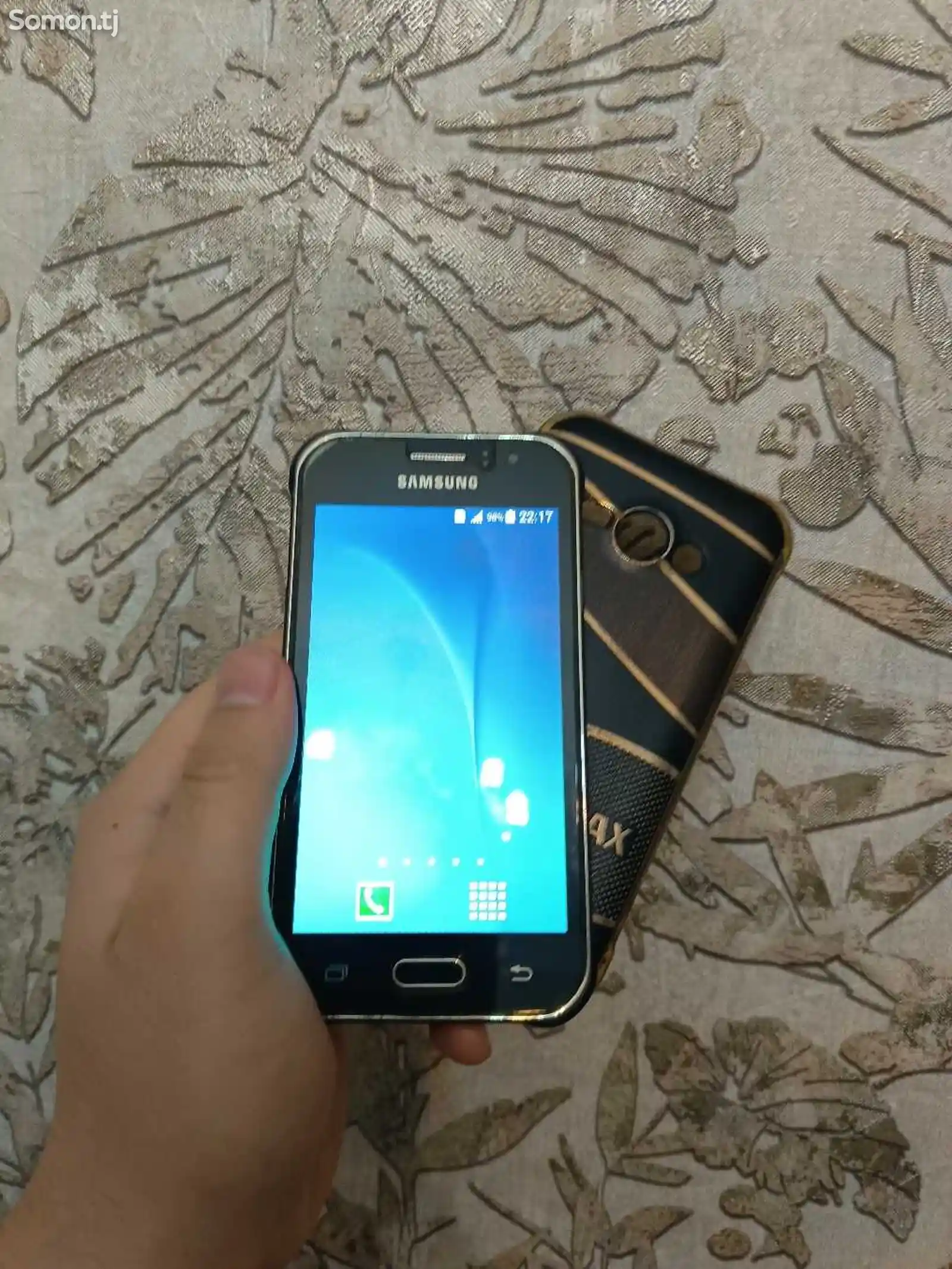 Samsung Galaxy J1 ace-1