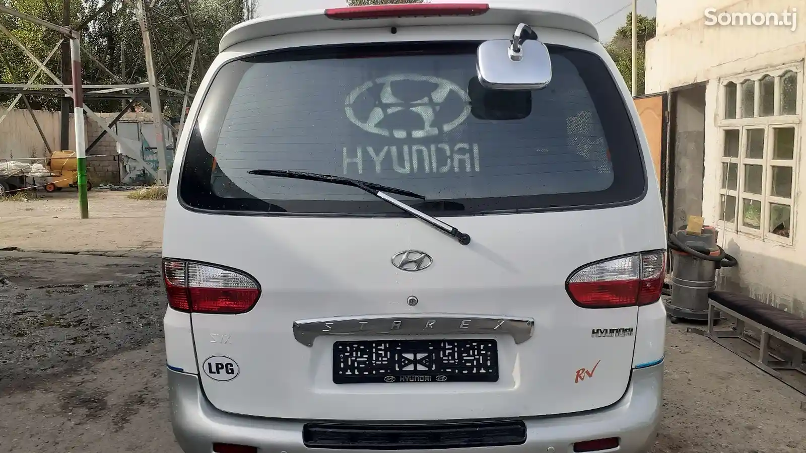 Микроавтобус Hyundai Starex-1