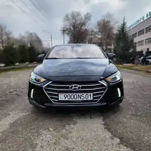 Hyundai Elantra, 2018