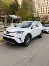 Toyota RAV 4, 2015-11