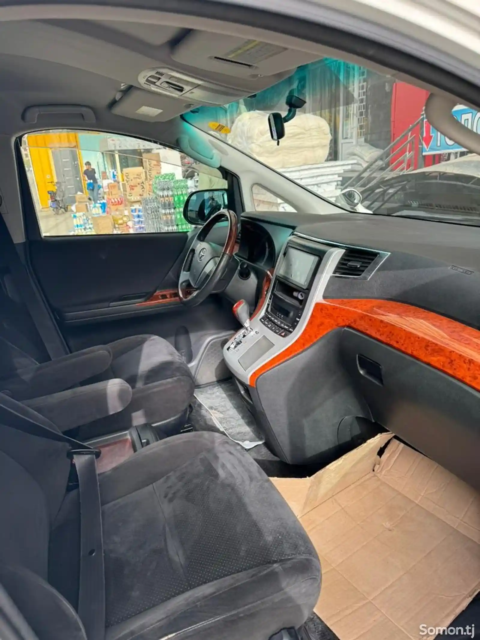 Toyota Vellfire, 2014-8