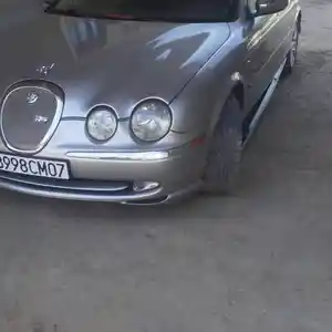 Легковые автомобили Jaguar, 2000