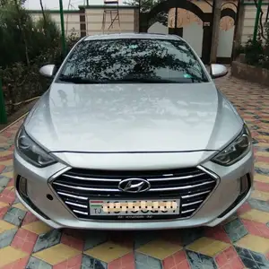 Hyundai Elantra, 2017