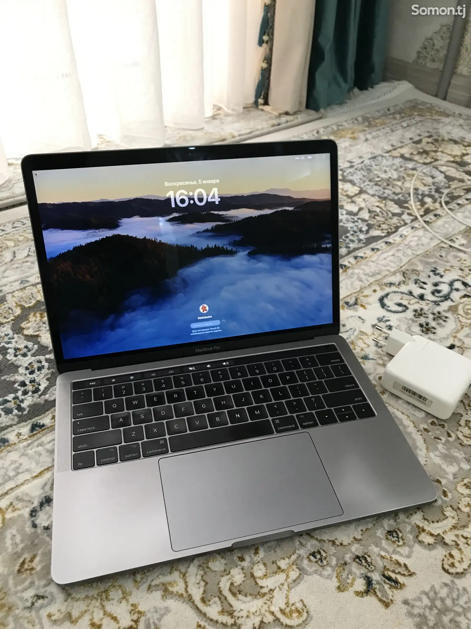 Ноутбук Macbook pro 13 2017-1