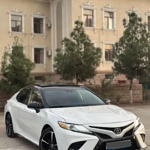 Toyota Camry, 2020