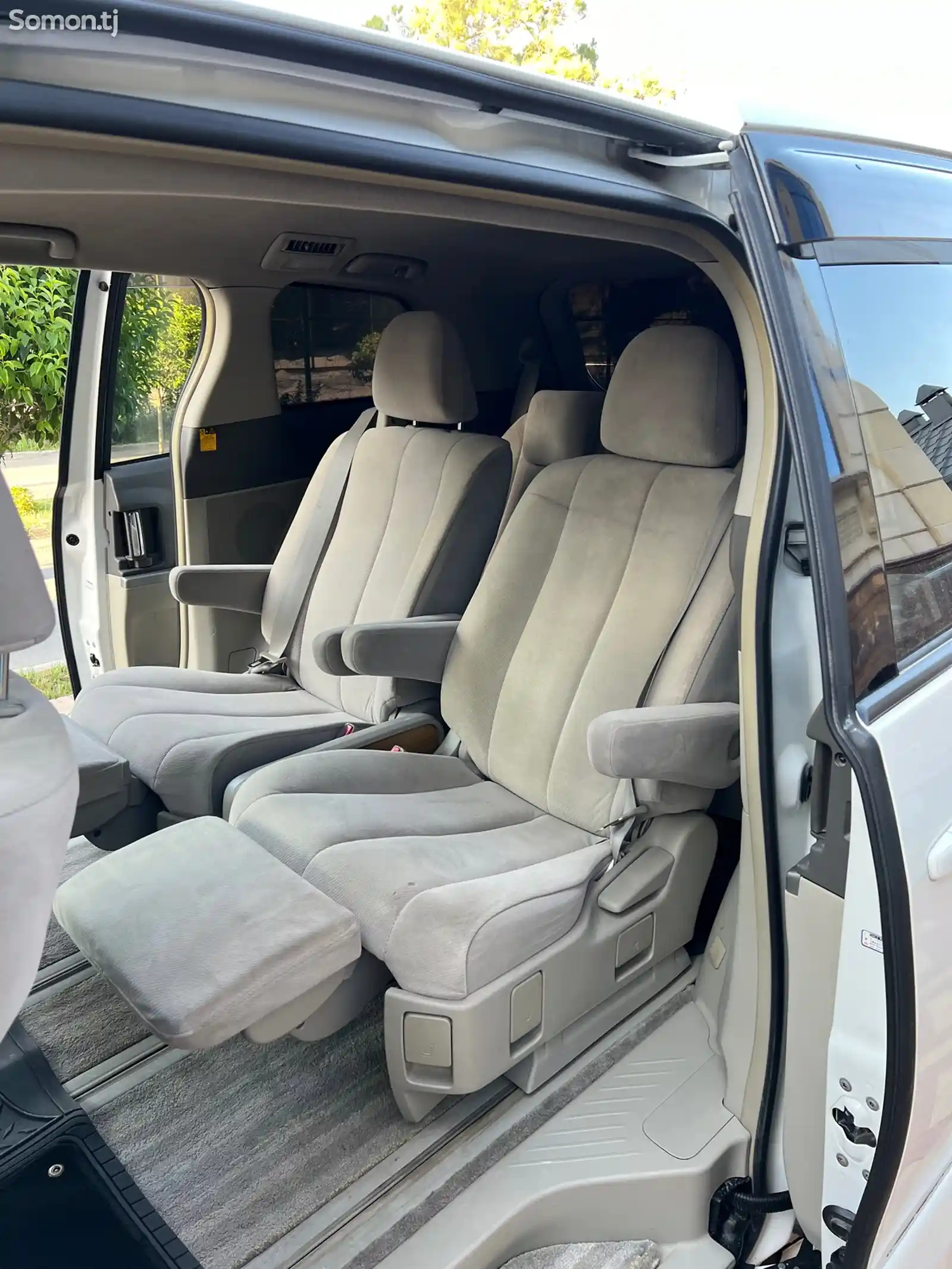 Toyota Estima, 2008-8