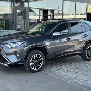 Toyota RAV 4, 2021