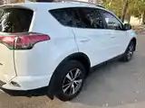 Toyota RAV 4, 2017-4