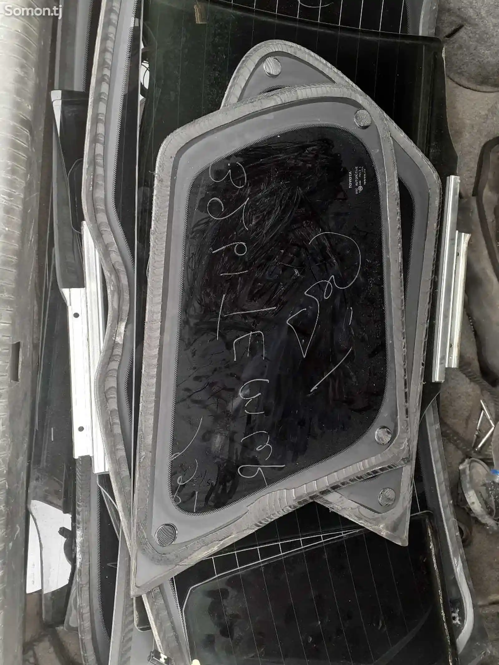 Задние тонированные стёкла от Toyota Fielder-1