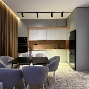 2-комн. квартира, 3 этаж, 75м², ул. Абулькасим Лохути 33