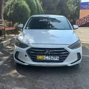 Hyundai Elantra, 2017