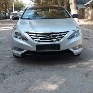 Hyundai Sonata, 2011