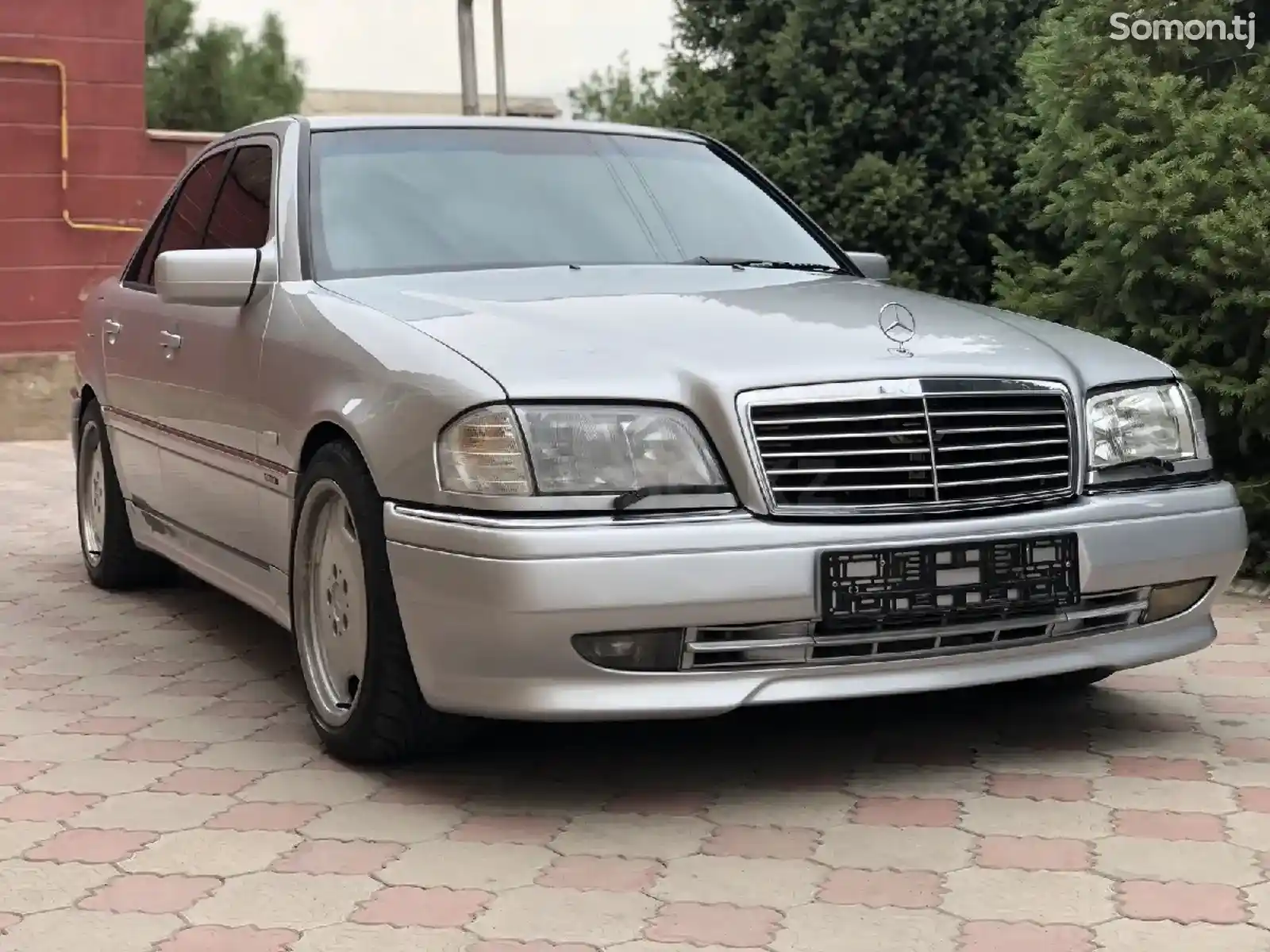 Подкрыльник от Mercedes-Benz W-202-3