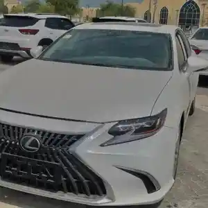 Lexus ES series, 2015