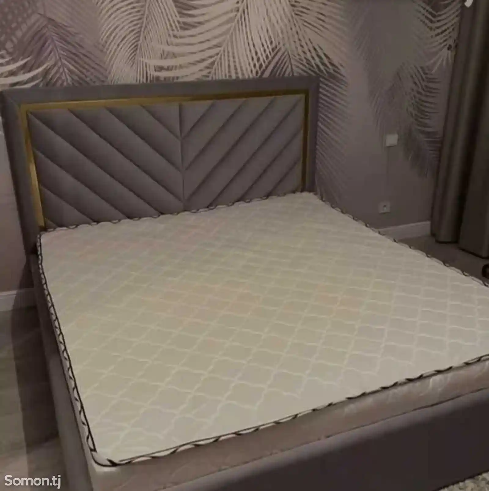 Кровать двуспальная хай-тек