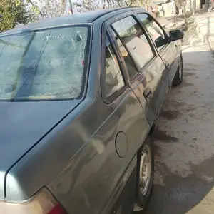 Daewoo Nexia, 1995