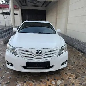 Toyota Camry, 2010