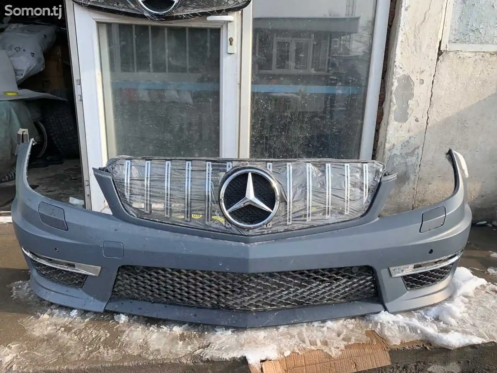 Бампер для Mercedes-Benz W204 Amg