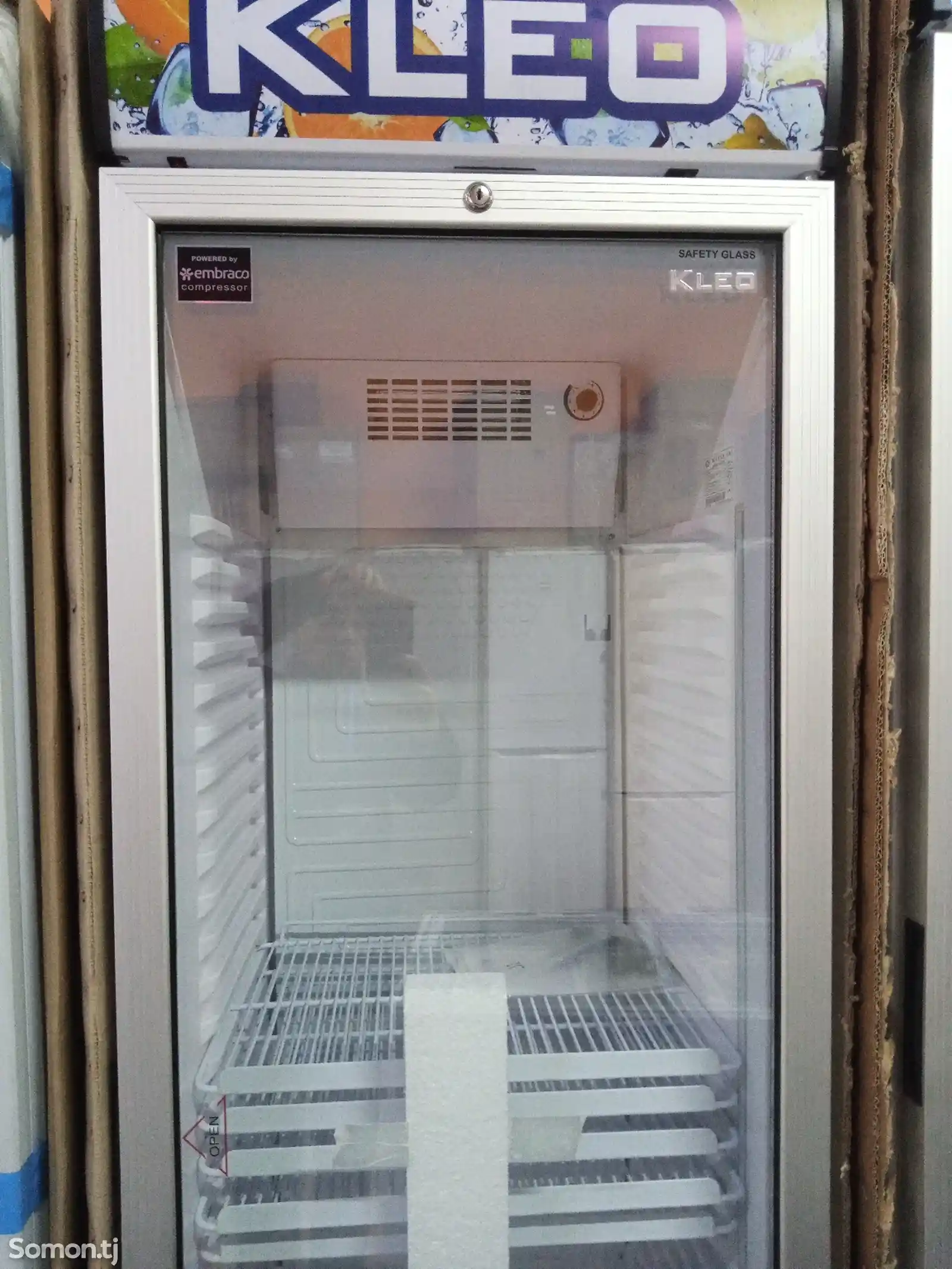 Витринный холодильник-1