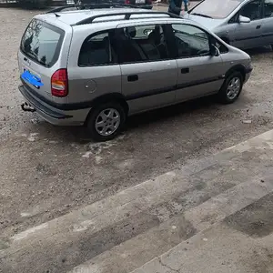 Opel Zafira, 2000