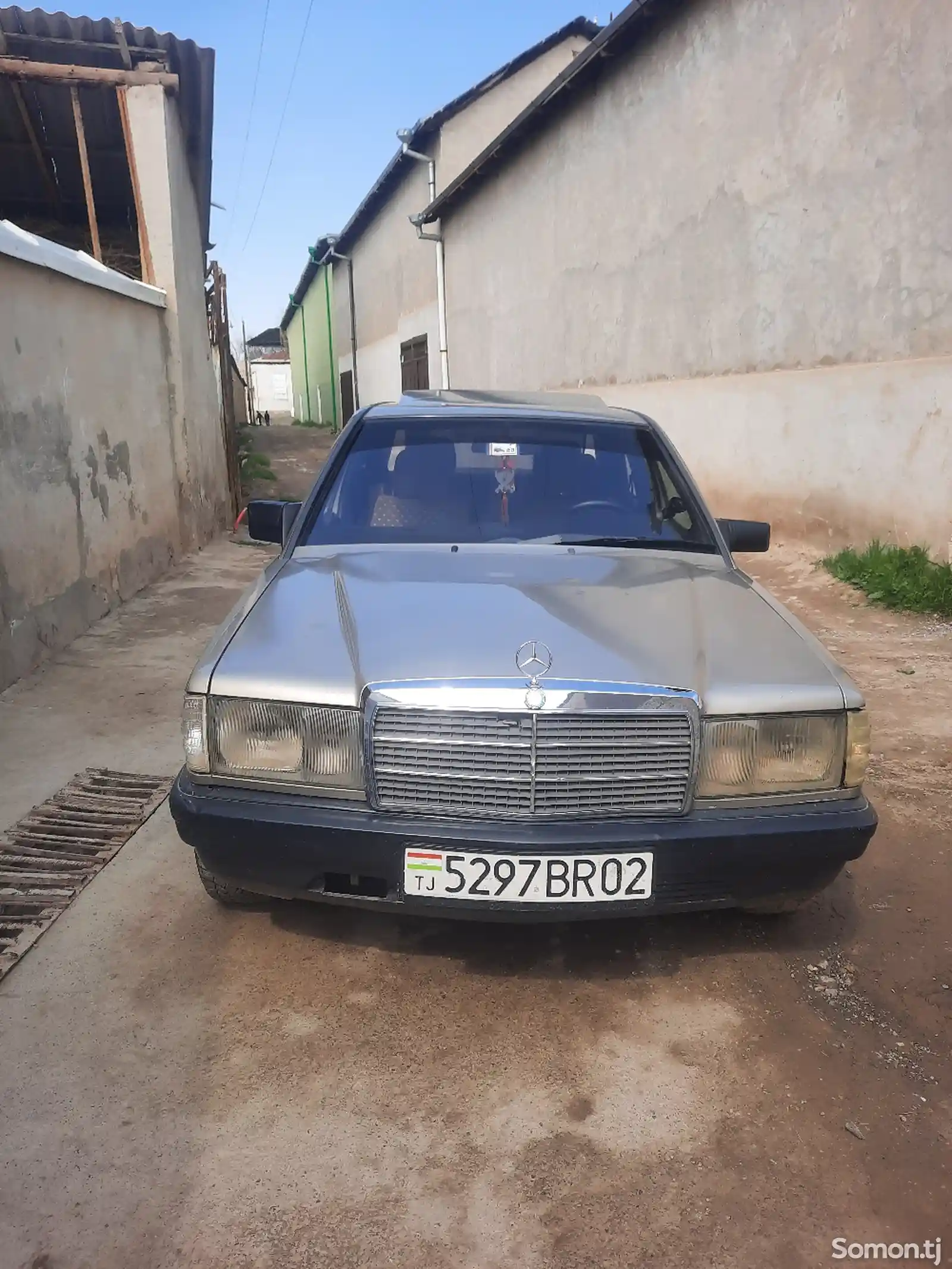 Mercedes-Benz W124, 1988