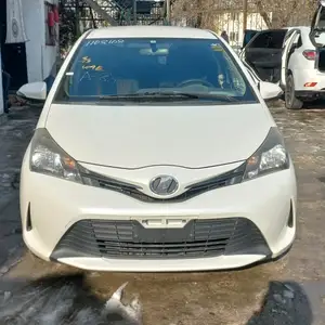 Toyota Vitz, 2015