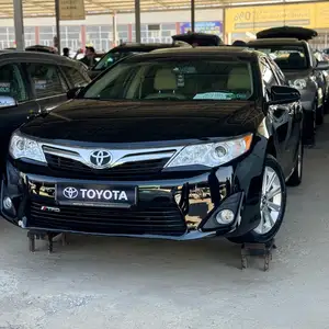 Toyota Camry, 2014