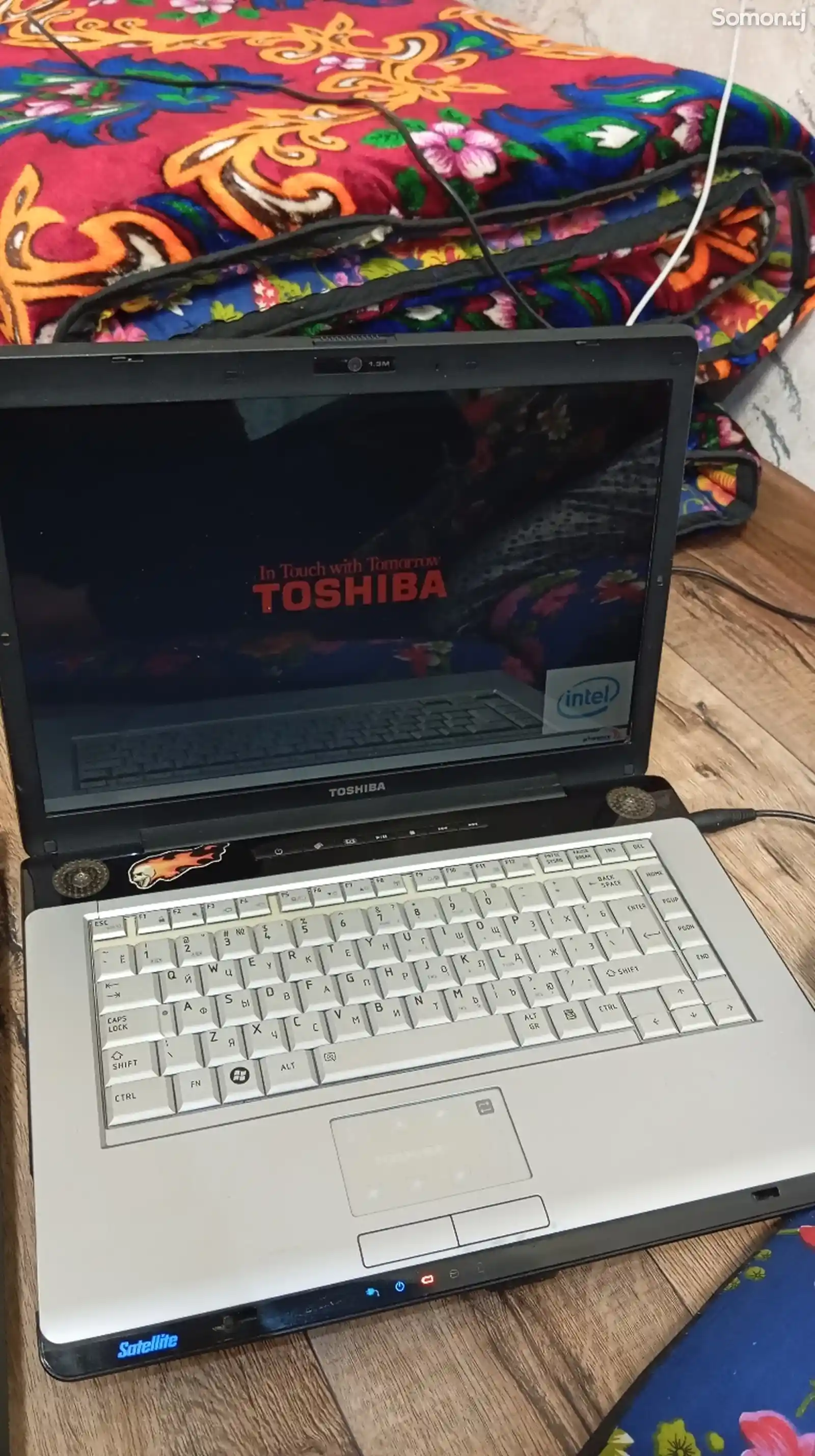 Офисный ноутбук Toshiba-2