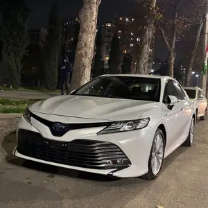 Toyota Camry, 2017