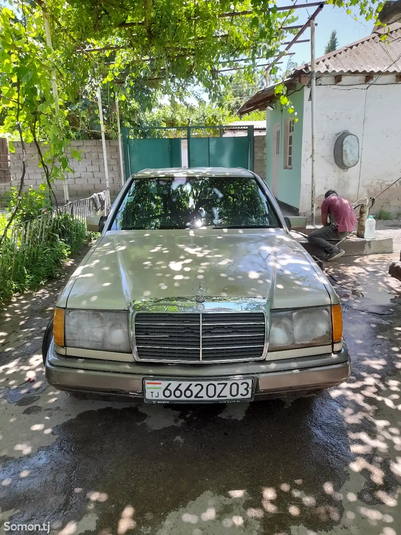 Mercedes-Benz E class, 1988-1