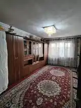 2-комн. квартира, 4 этаж, 60 м², 33мкр-5