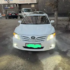 Toyota Camry, 2010