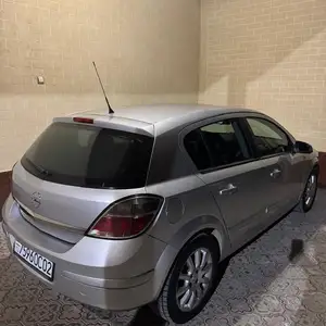 Opel Astra H, 2004