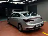 Hyundai Elantra, 2019-5