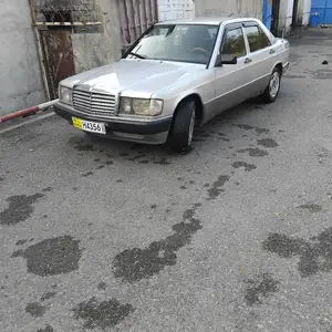 Mercedes-Benz W201, 1990