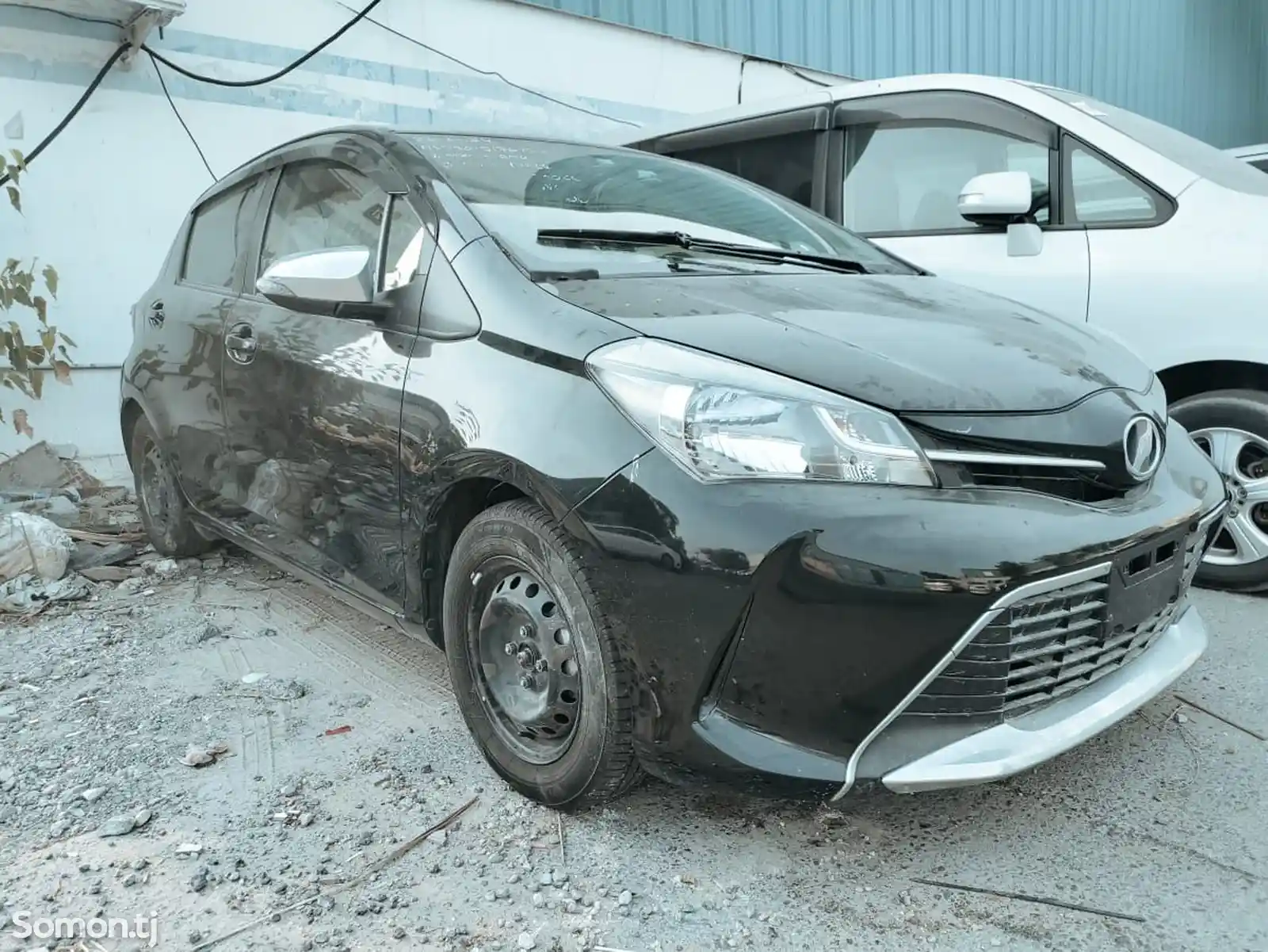 Toyota Vitz, 2015-6