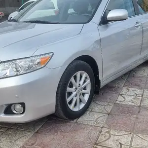 Toyota Camry, 2011