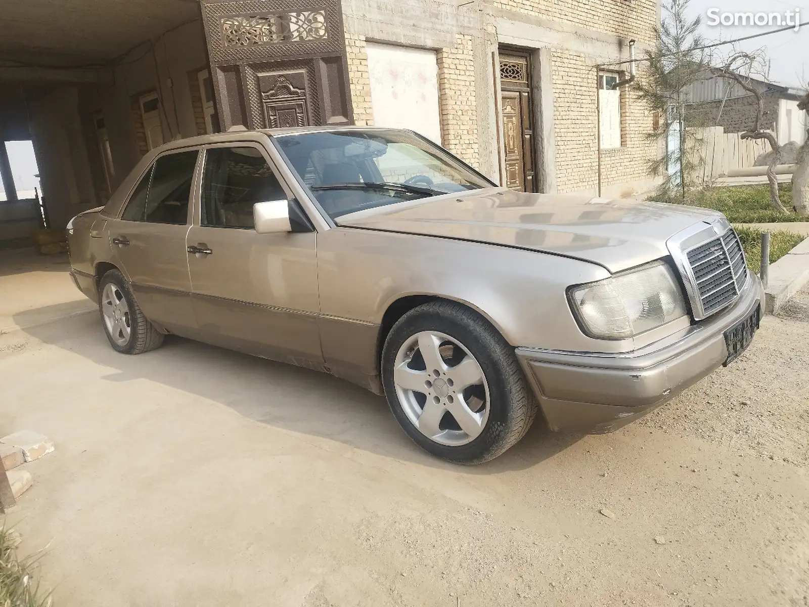 Mercedes-Benz W124, 1989-1