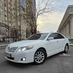 Toyota Camry, 2010