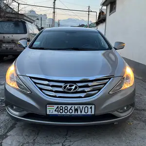 Hyundai Sonata, 2011