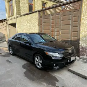 Toyota Camry, 2011