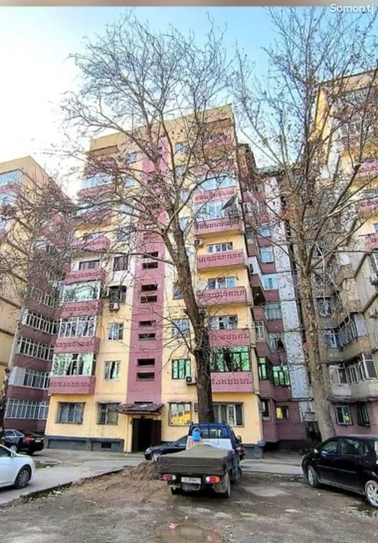 3-комн. квартира, Цокольный этаж, 80м², 65мкр-1