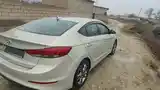 Hyundai Elantra, 2017-4