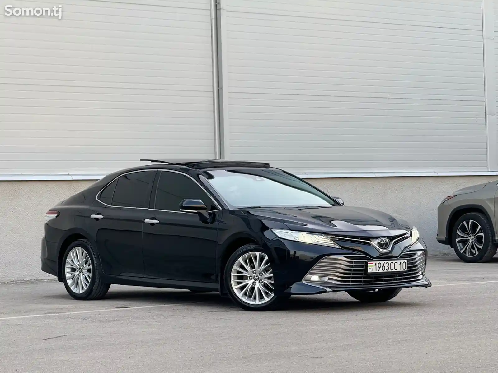 Toyota Camry, 2020-1