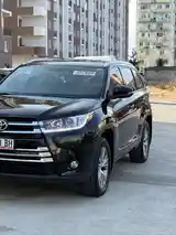 Toyota Highlander, 2015-12