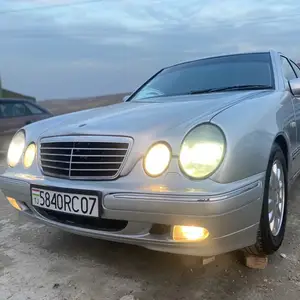 Mercedes-Benz E class, 2001