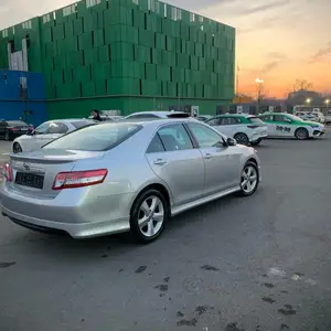 Toyota Camry, 2010