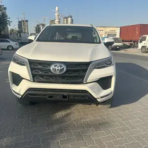 Toyota Fortuner, 2022