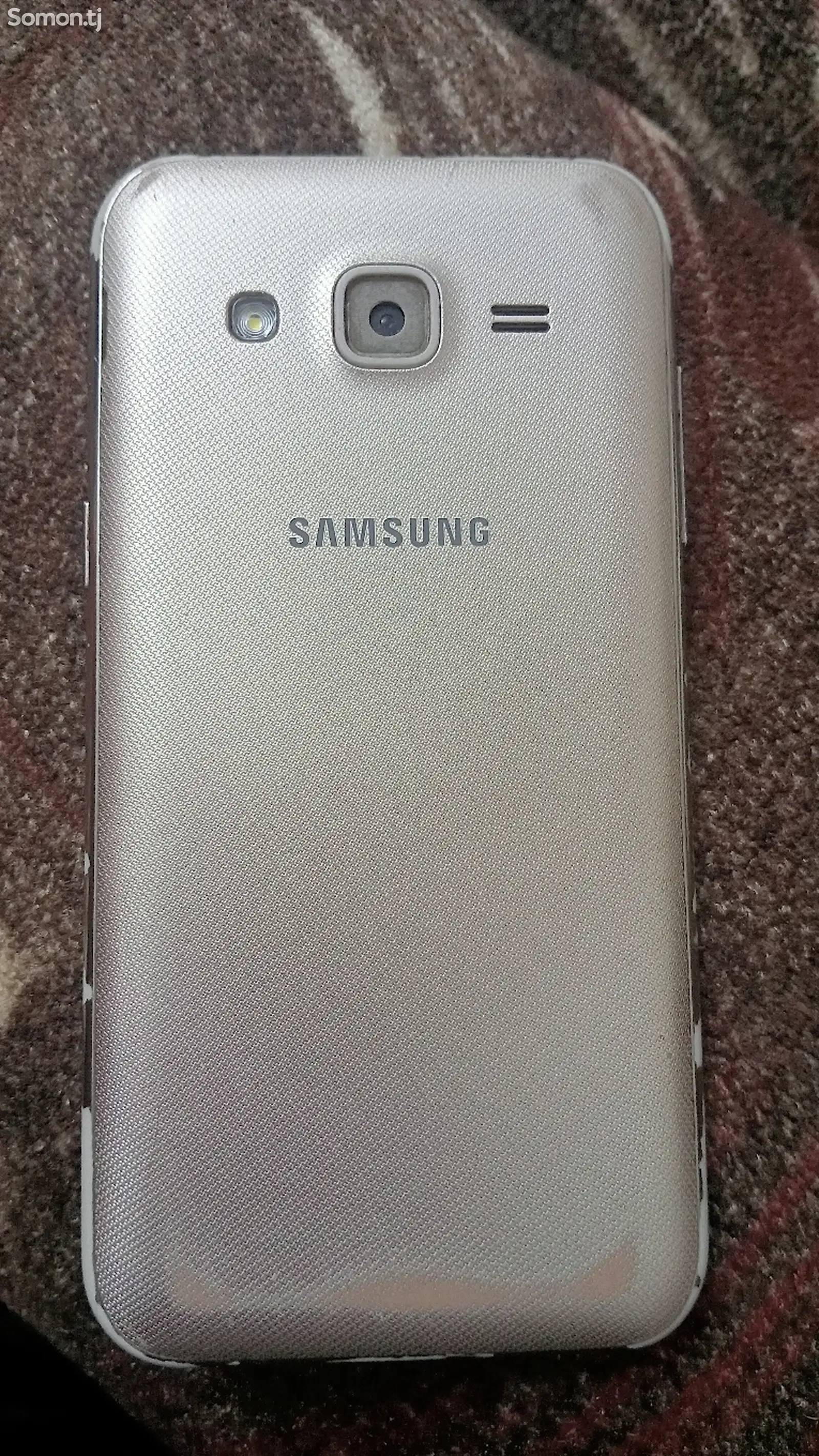 Samsung Galaxy j2-1